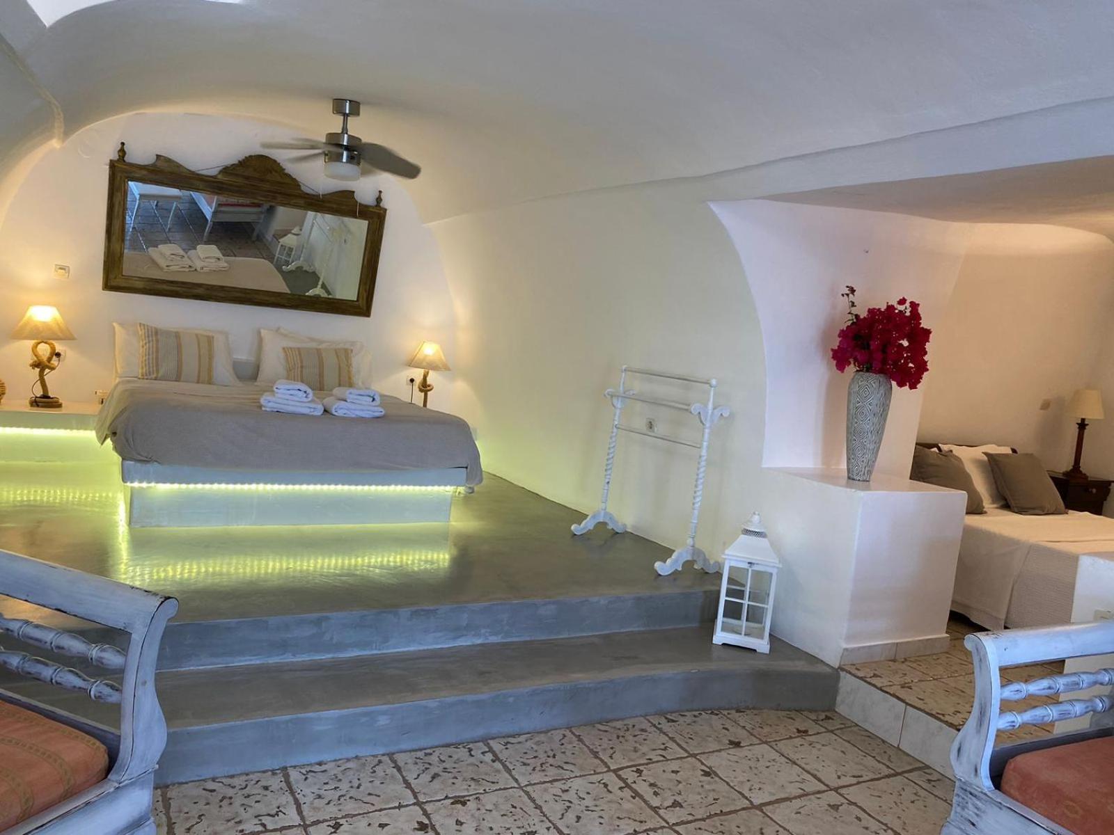 Palm Tree Hill Guest House Oia  Exterior photo